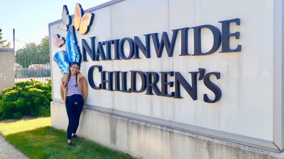 Pediatric cancer internship spurs Evelyn Navarro's dream to be a doctor